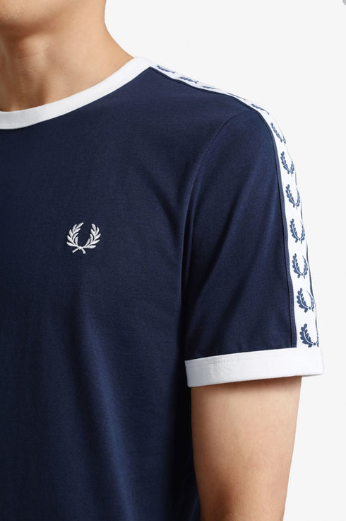 T-shirt Uomo con nastro iconico M6347 Blu FRED PERRY- Francavilla Moda